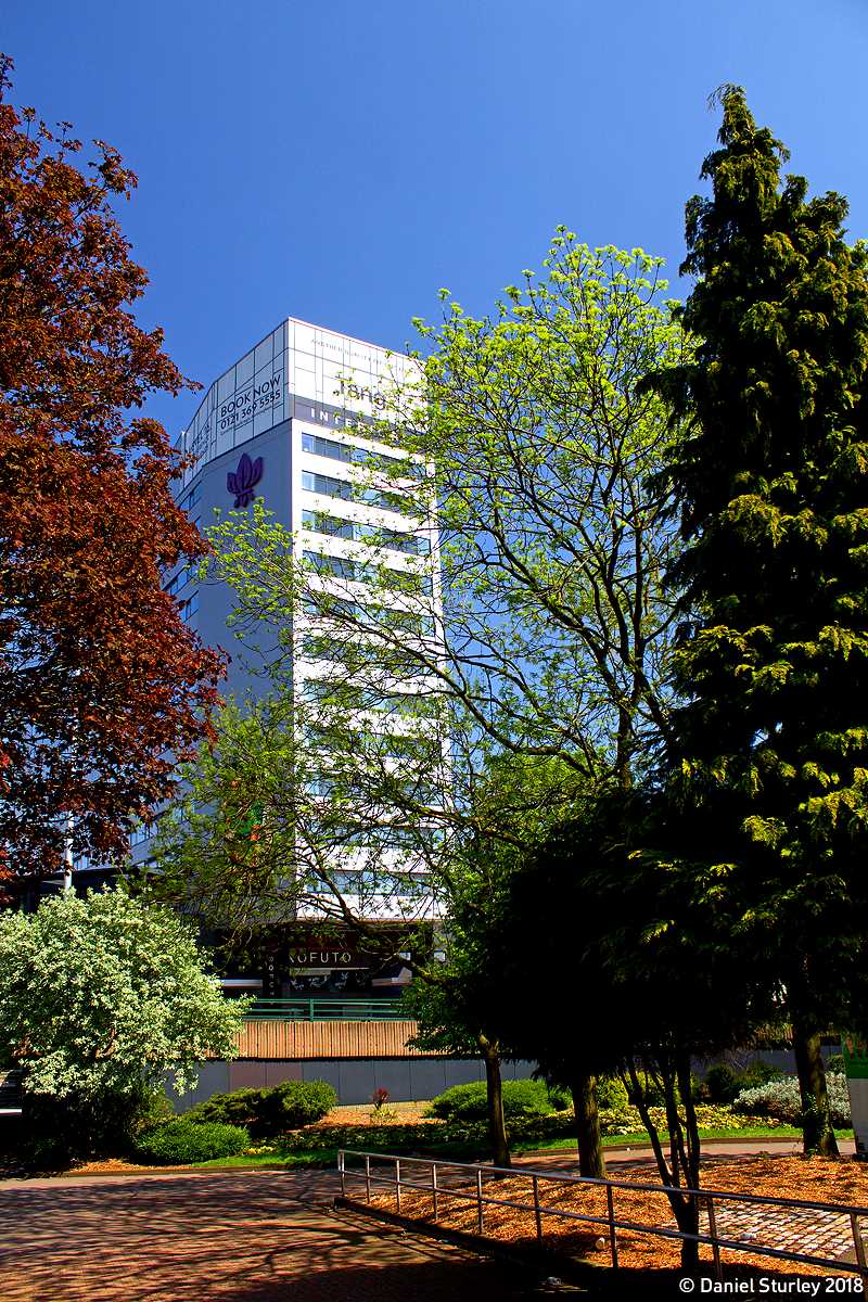 Park+Regis+Birmingham+-+a+Modern+Architecture+Gem!
